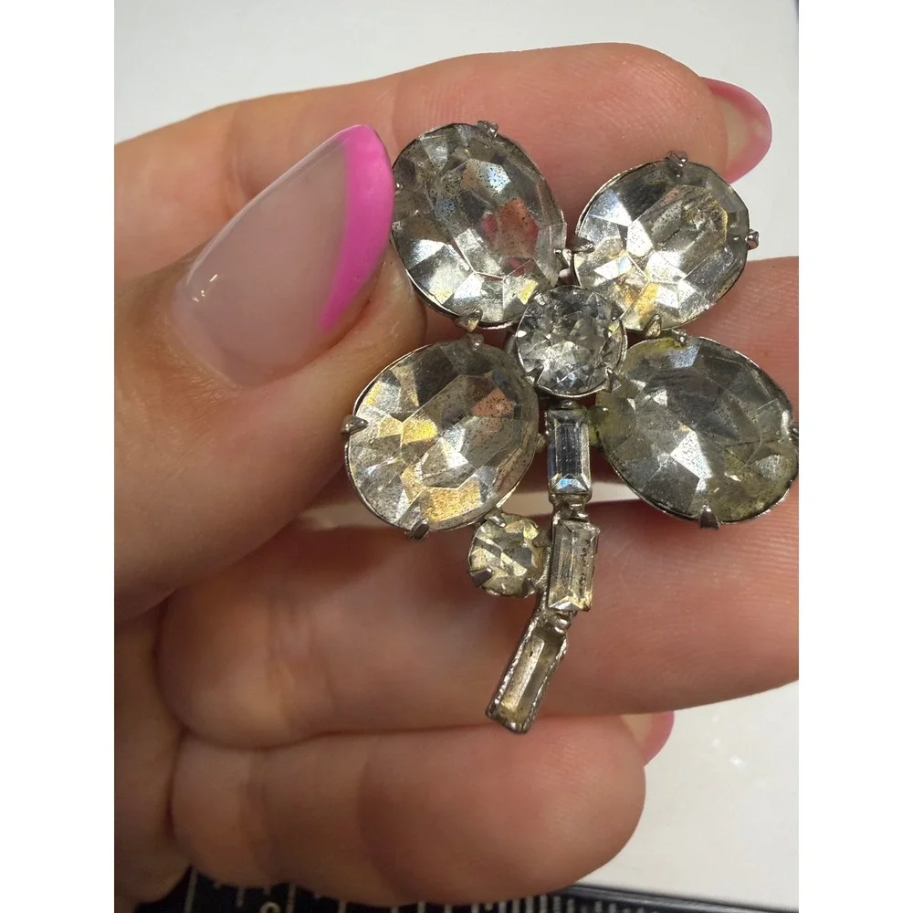 Vintage Rhinestone Flower Brooch Silver Tone Clear Crystal Floral Pin 1.5 Inch